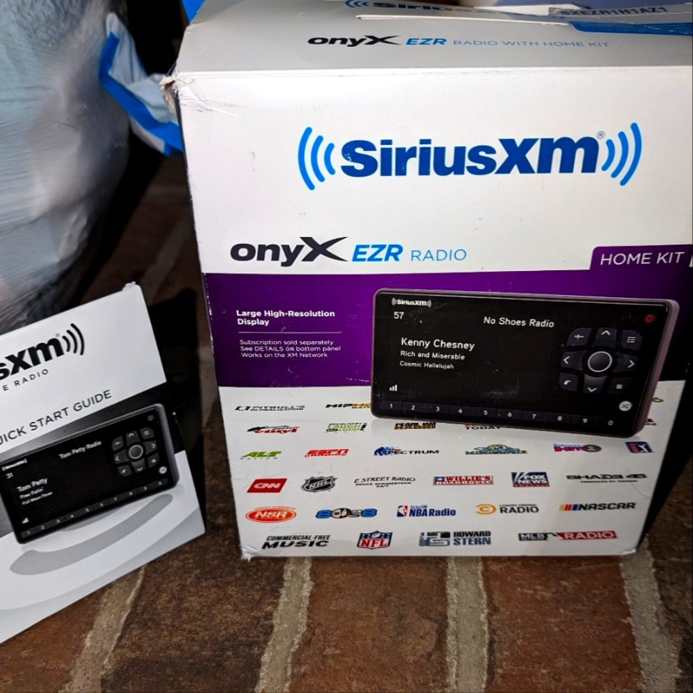Sirius XM Radio Home Kit *NWOT*